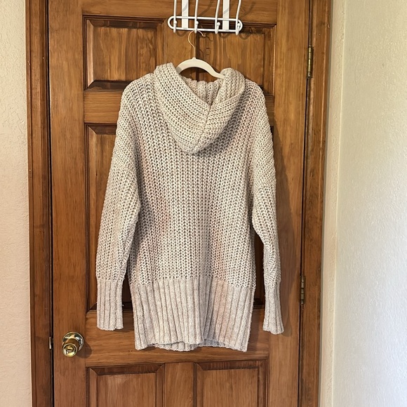 Vinatage H&M knit sweater size Medium - Picture 2 of 6